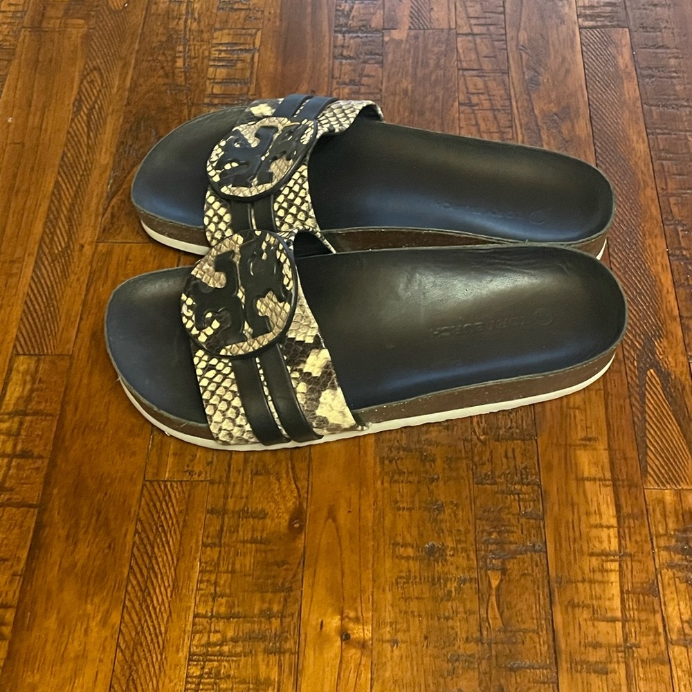 Tory Burch Black and Beige Snake-Print Logo Slide Sandals - Picture 2 of 5